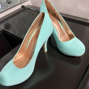Teal high heels size 7woman, brand new